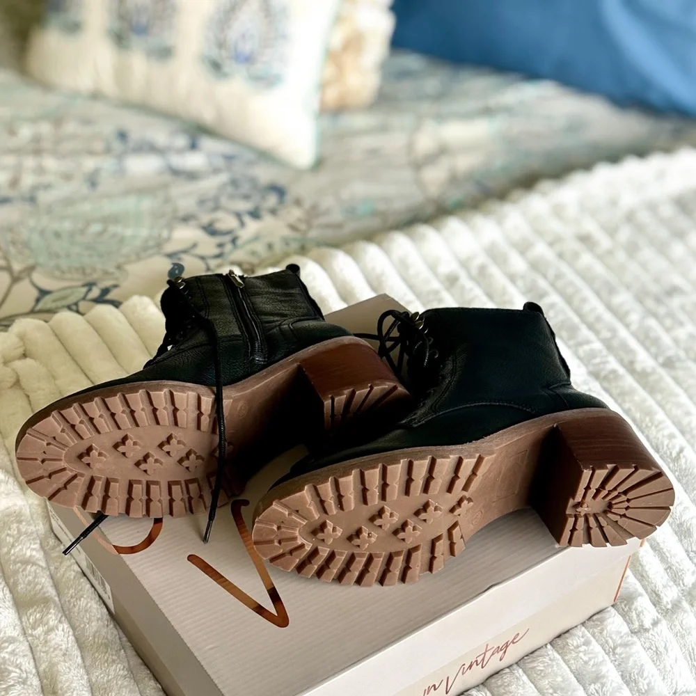 🔥NEW WITH TAGS - REAL LEATHER Boots 🥾 - Picture 4 of 14